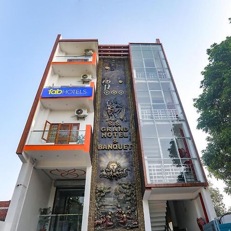 ホテル Fabexpress Ss Grand Banthra Sikandarpur エクステリア 写真