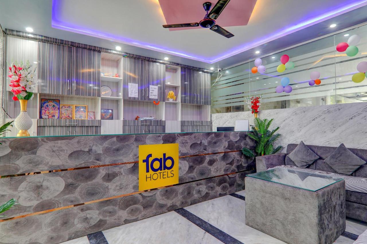 ホテル Fabexpress Ss Grand Banthra Sikandarpur エクステリア 写真